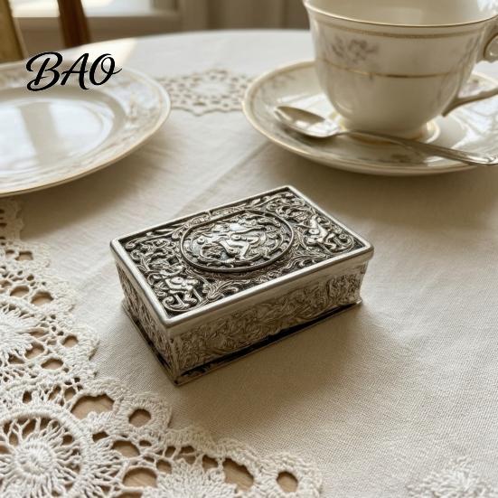 Timeless Vintage Style Decor Automatic Pop Up Bird Music Box with Mechanical Singing Bird, Gold Alloy Thoughtful Gift for Birthday Jewelry Featuring
