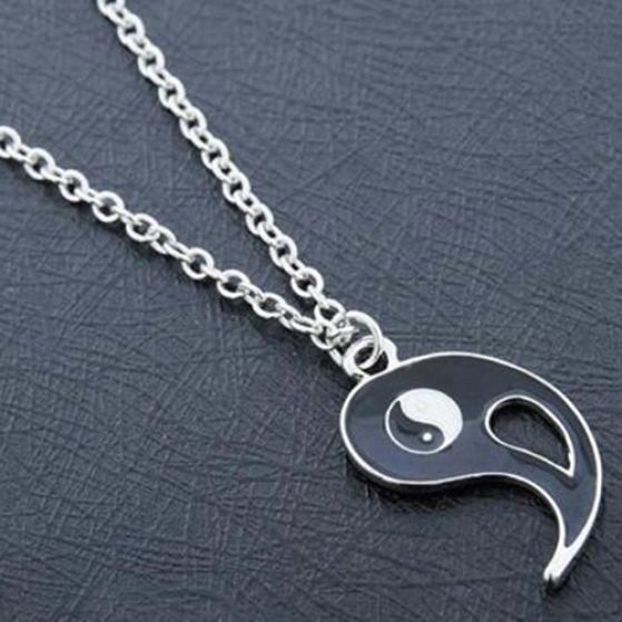 2 Pcs Black White Yin Yang Hollow Pendant Necklace Couple Sister Friend Jewelry ARI