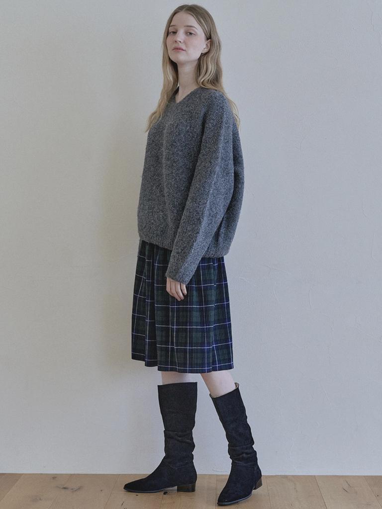 AVANT-G Boucle V-Neck Knit Pullover - Charcoal