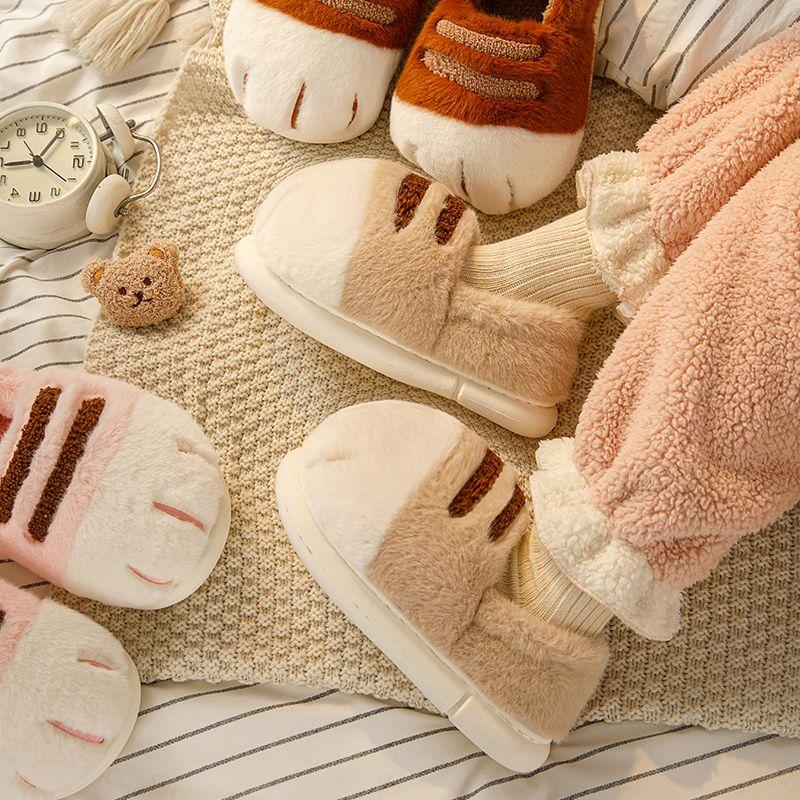 Новые пушистые уютные тапочки-котики женские милые лапки котенка зимняя обувь тапочки из искусственного меха женские стильные животные котенок коготь домашняя обувь