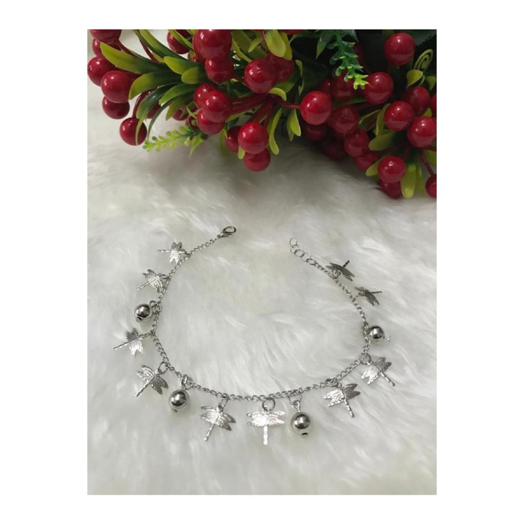 Женский браслет серого цвета со звездой