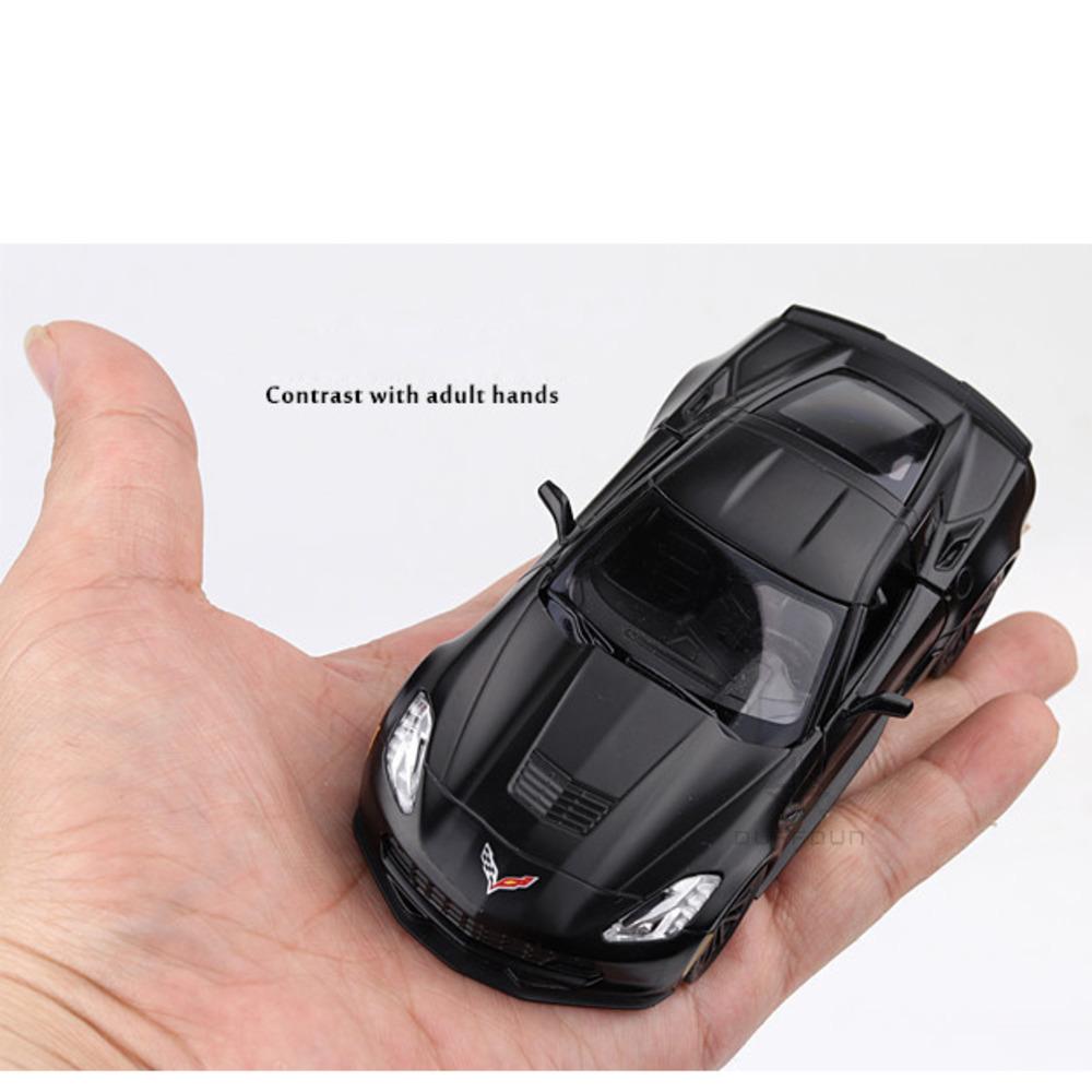 1/36 Chevrolet Corvette C7 литой под давлением супер спортивный автомобиль модель игрушки имитация металлический кузов автомобиля с инерционным механизмом детские игрушки