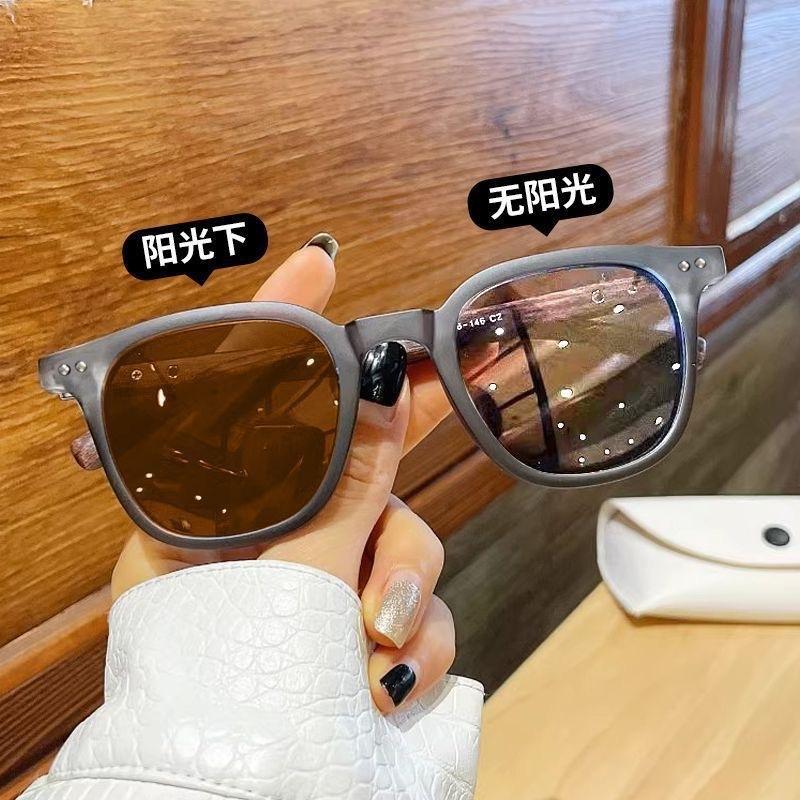 Tide wood grain color-changing myopia glasses women's polygon plain face must be matched with degrees anti-blue light radiation flat light frame