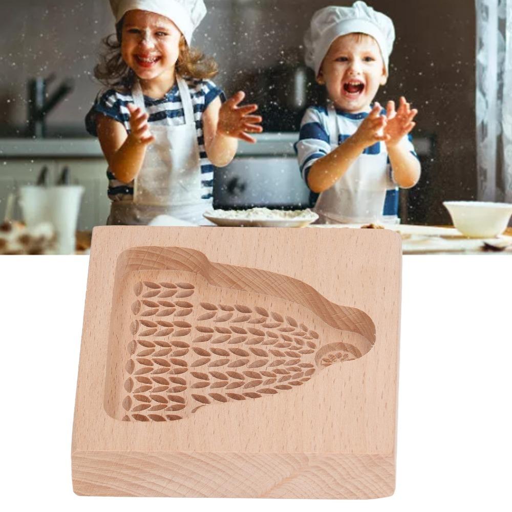 Natural Beech Wood Wooden Cookie Mold Christmas Tree Reindeer Biscuit Mould Gift Making