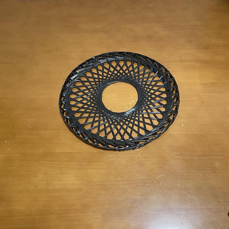 Коническая шляпа, сплетенная вручную из бамбука: Настенное искусство и аксессуар для танца в стиле древнего уся