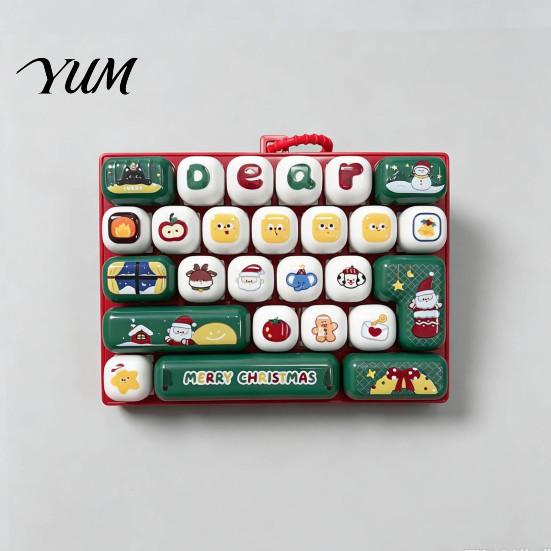 Students Focusing Aid 26-Key Keyboard Fidget Toy, Cartoon Christmas Push Bubble Keyboard, Mini Toy Stress Relief for Backpack Purse Charm Decorative