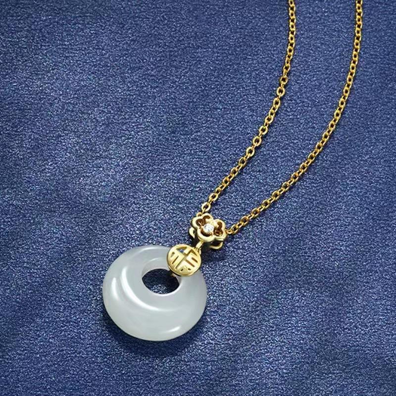 Ожерелье с пряжкой Fu Qi Ping An для женщин с легким роскошным нишевым дизайном, высококачественная имитация нефрита Хотан, простая цепочка на ключицу