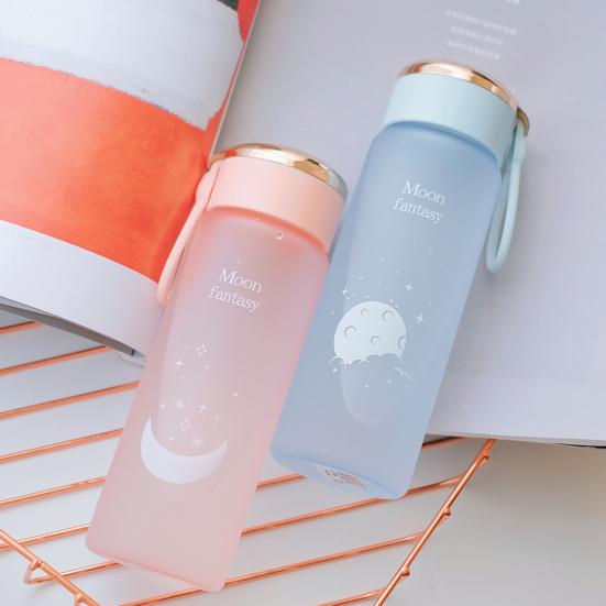 Бутылка для воды 400 мл с ремешком, герметичная матовая прозрачная пластиковая бутылка для питья с широким горлышком Moon Fantasy