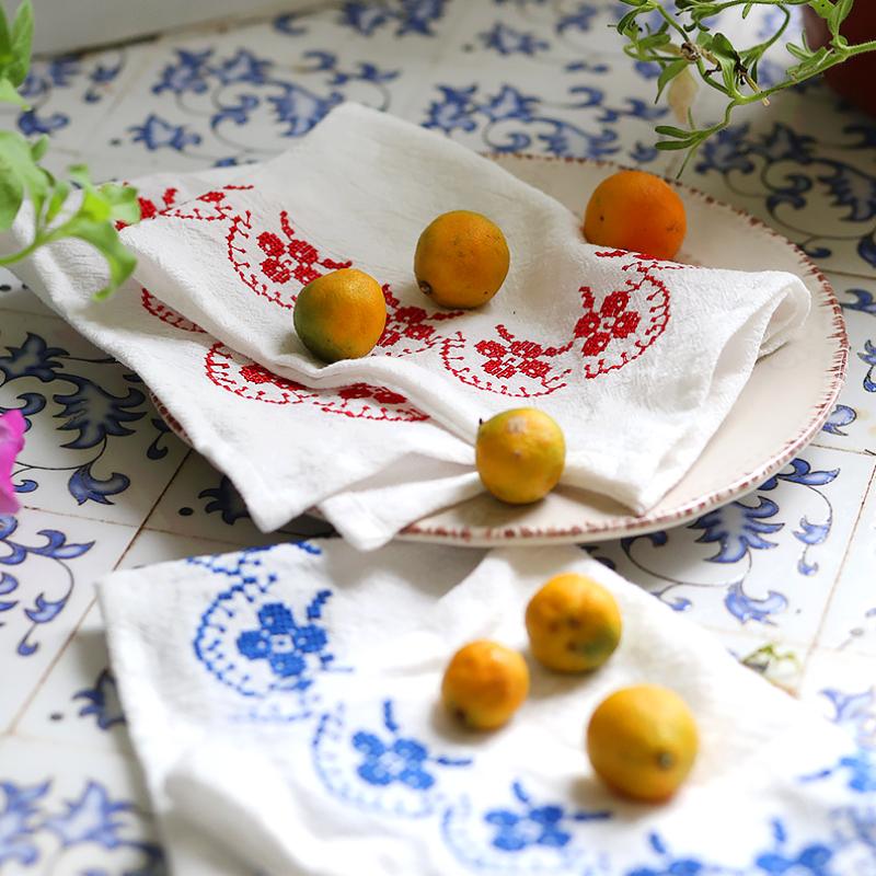 1Pc Placemat Retro Style Cotton Rural Style Embroidered Originality Photography Props Decorative Cloth Figure