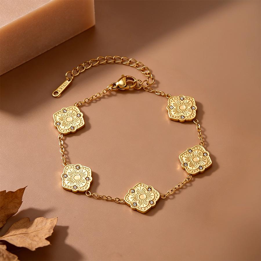 European Light Luxury Diamond Four-Leaf Clover 18K Gold-Plated Titanium Steel Bracelet Set