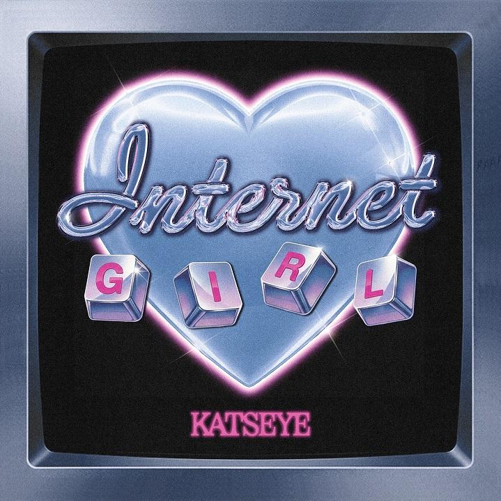 Официальная футболка KATSEYE [Девушка из Интернета] S/S (черный) - Ограниченная серия Член Мем Классический крой