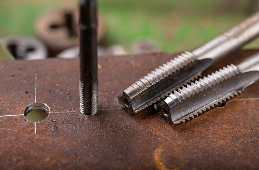 Set of taps and dies M3-M12 40 pcs. Taps and dies Kd10289