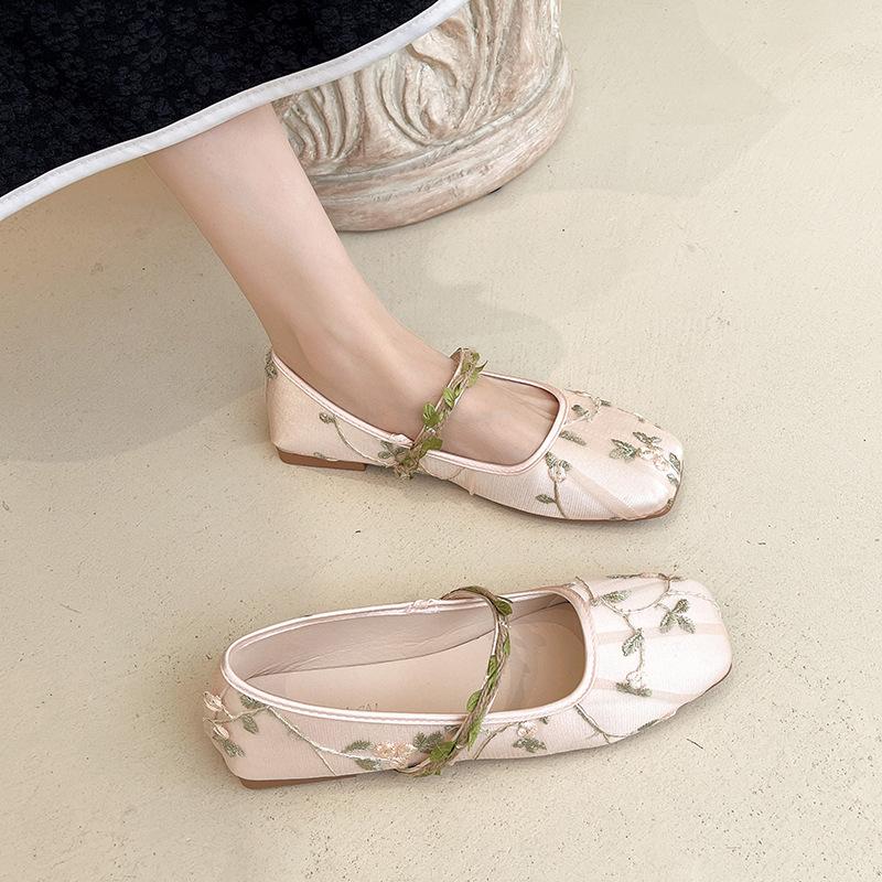 Single Shoes Embroidered Shoes Versatile Mary Jane Single Shoes Women Cheongsam Tea Shoes Women