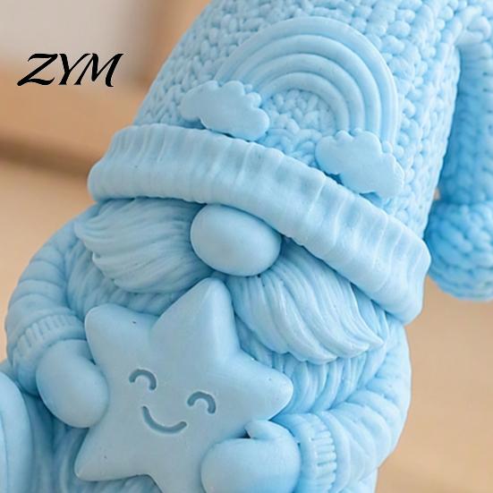 Durable 3D Printed Sculptures Gnome Figurine Holding Smiling Star, Faceless Statue with Handmade PLA Home Decor Knit Hat, Cute Christmas Tabletop