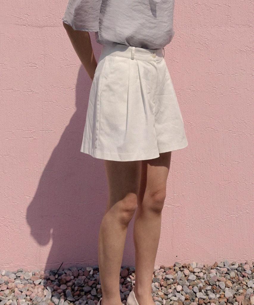 PREMIERE AMOUR Double-Pleated Cotton A-Line Shorts - White