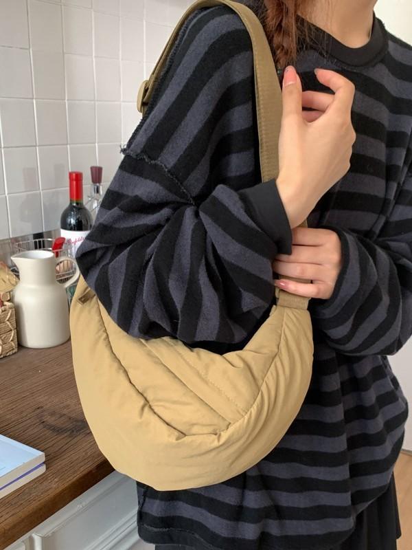 Korean Fashion Water Dumpling Shaped Crossbody Bag With Polyester Lining For Urban Outfits