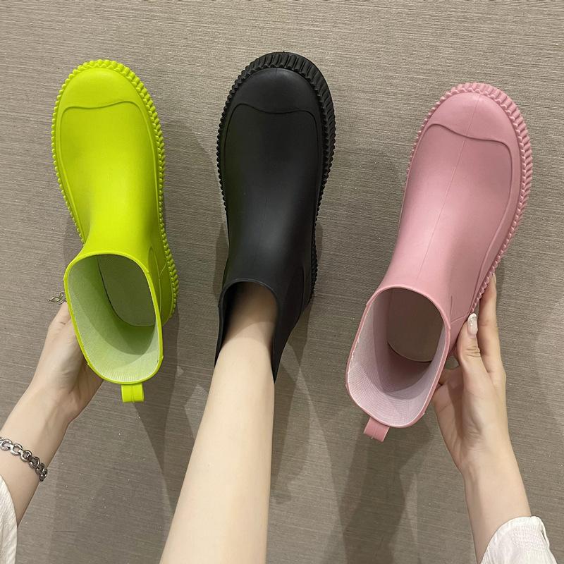 Летние новые модные женские резиновые сапоги для отдыха на открытом воздухе, водонепроницаемые женские дождевые сапоги с толстой подошвой, противоскользящие, легкие, из ПВХ, ботильоны без застежек