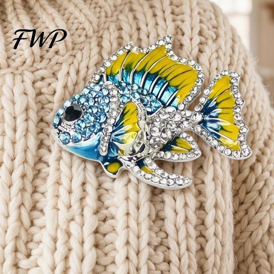 Enamel Fish Pin Brooch Finish Rhinestones Inlay Tropical Design High Temperature Oil Drip Alloy Electroplated Base Suits Coats Sweaters Badge