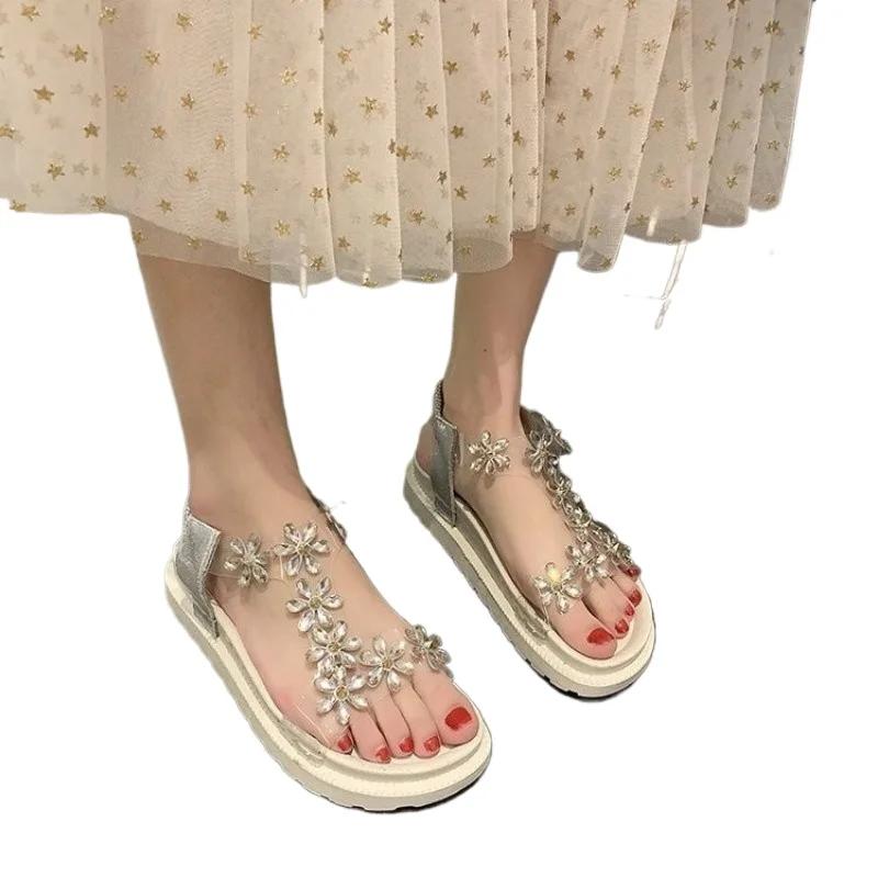 2024 Сандалии Летняя мода Новые мягкие подошвы Пляжная обувь Нескользящие прозрачные стразы Принцесса Сандалии