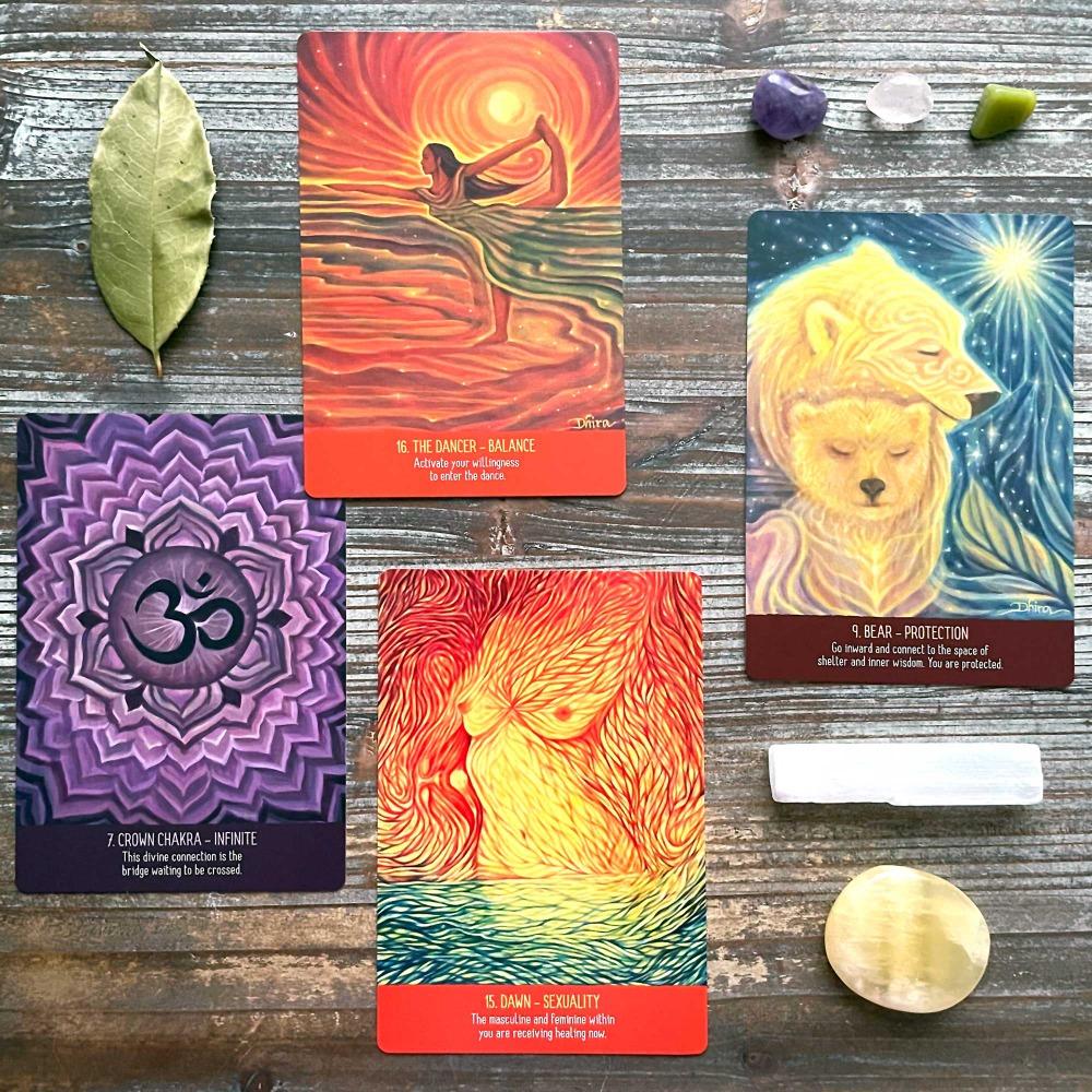 Карты-оракулы «Бесконечная мудрость чакр» 10,4 x 7,3 см. 42 тематические карты цветов чакр.