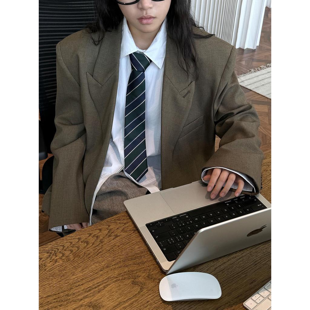 Женский пиджак Louvre Spring Parisian Style с широкими плечами