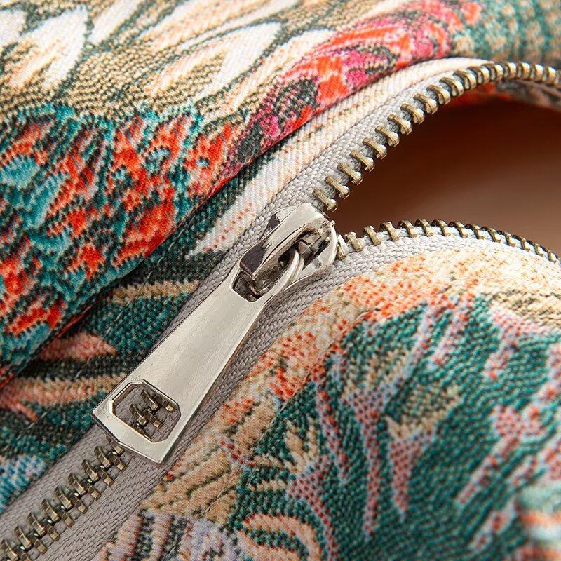European and American style, wholesale women's clothing, fashionable and versatile autumn new jacket peacock print + shorts