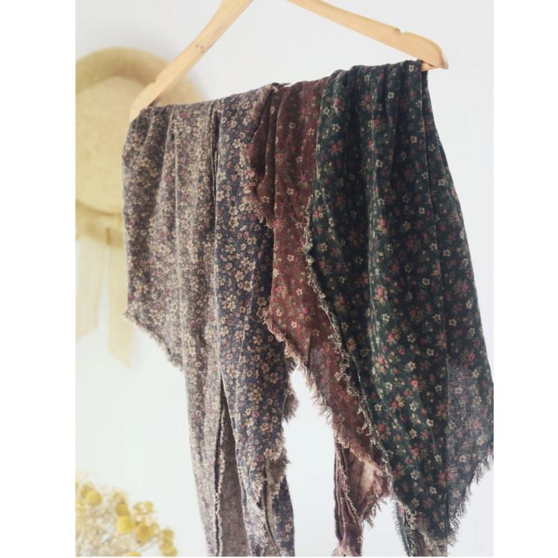 Johnature Floral Shape Triangle Autumn Winter Retro Distressed Decorative Scarves