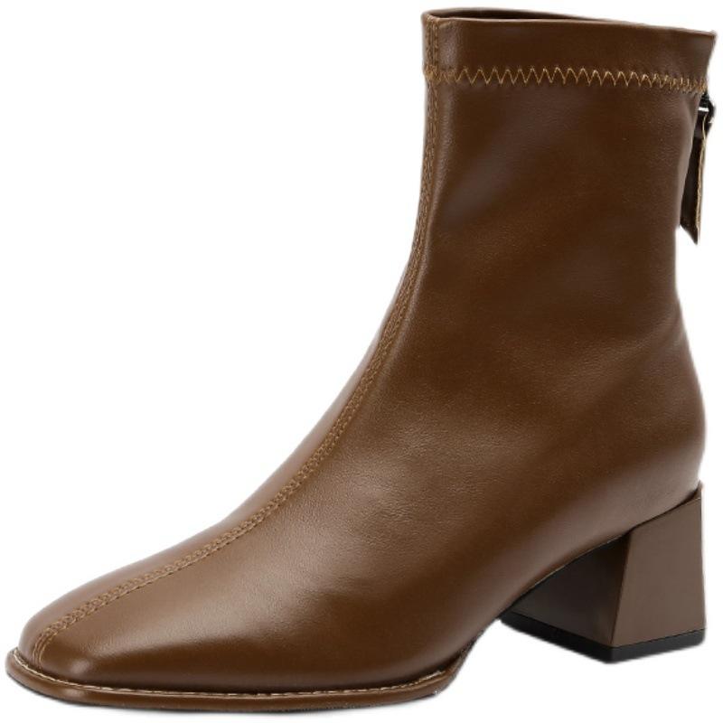 Коричневые массивные французские короткие ботинки для женщин, чтобы выглядеть стройнее. Новые бежевые ботильоны с квадратным носком и средней высоты каблуком C1349