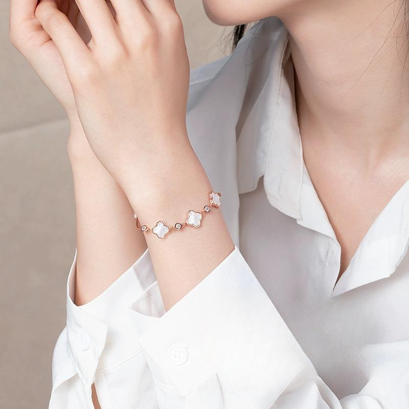 Браслет «Четырехлистный клевер» Девочки Нишевый дизайн Высококлассная Легкая роскошь Нишевый Изысканное украшение Подарок на день рождения