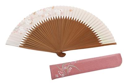 Веер с футляром и подарочной коробкой Вишня [Хасегава] Женщины в киотском стиле, ручная роспись, (Горный Цветок)