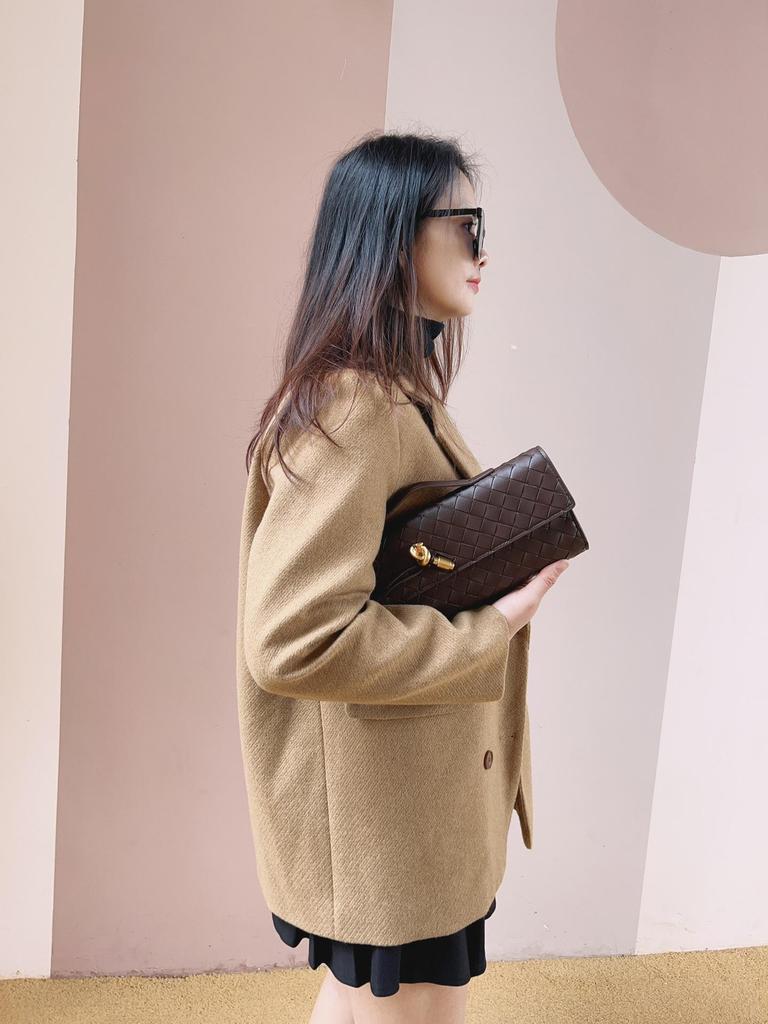 Женская сумка-багет ручной работы в стиле ретро 2024 года