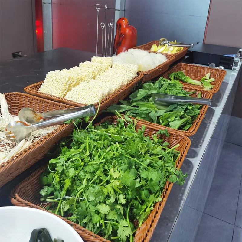 Прямоугольная плетёная корзина для хранения из ротанга