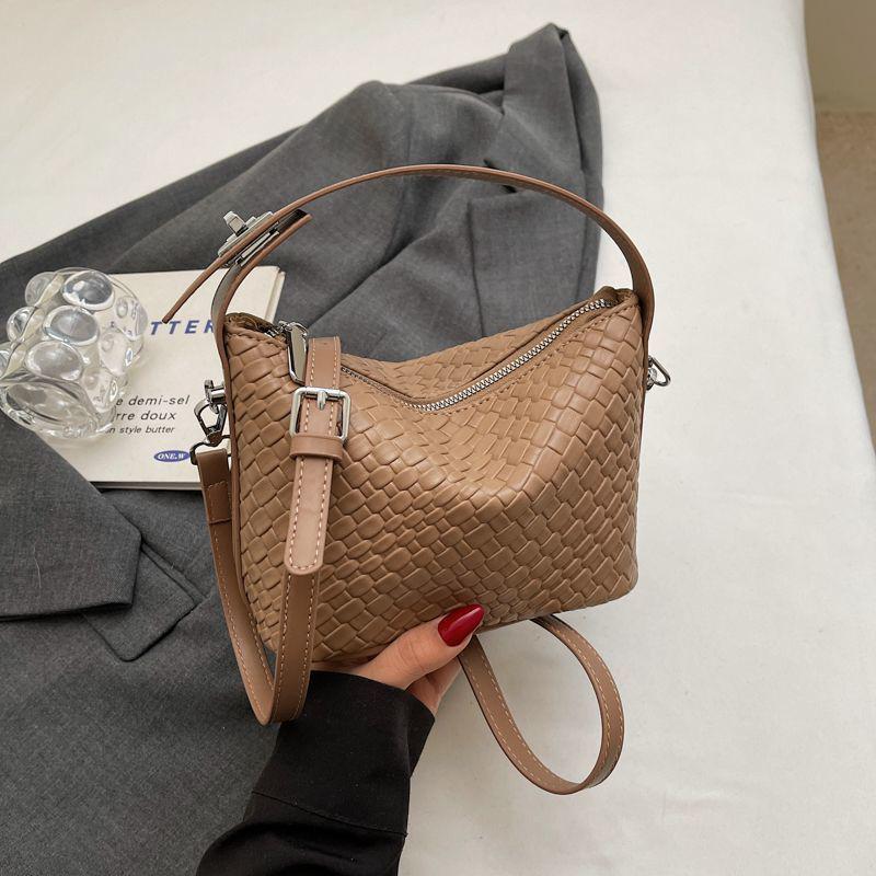 Трендовая женская плетеная сумка 2025: Летняя модная сумка кроссбоди-подушка для простых поездок