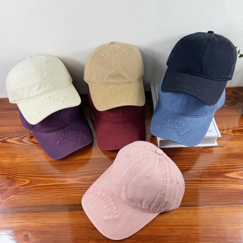 Cotton Baseball Cap With Emblem Design For Spring Sun Fashionable Protection