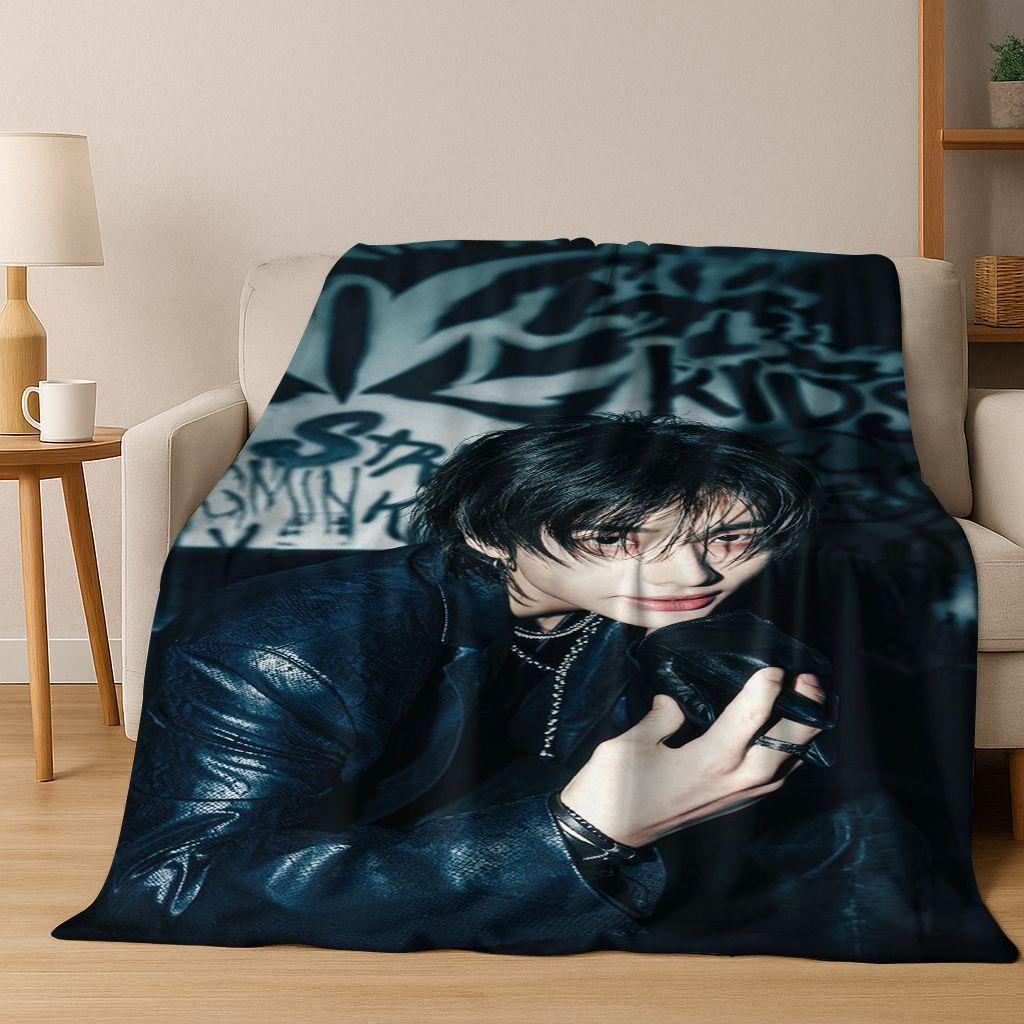 3D Hyunjin Solo KPOP Singer Flannel Blanket,Warm and Cozy Soft Throw Blanket for Home Bedroom Bed Sofa Picnic Office Cover Gift