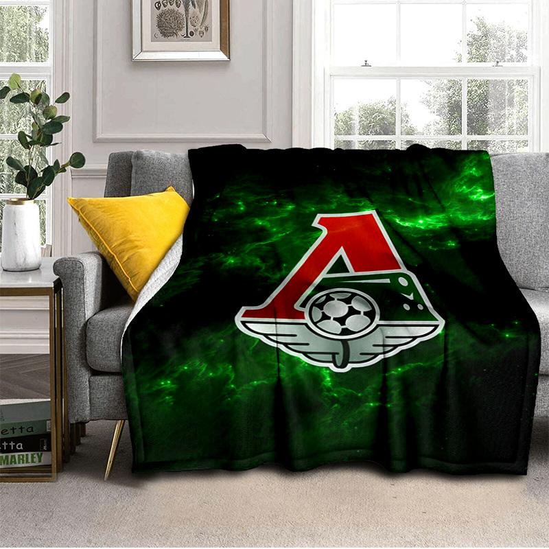 Green And Red Soccer Emblem Printed Throws Blanket Soft Flannel Blankets for Couch Bed Gifts for Men Women Picnic blanket Christmas gifts