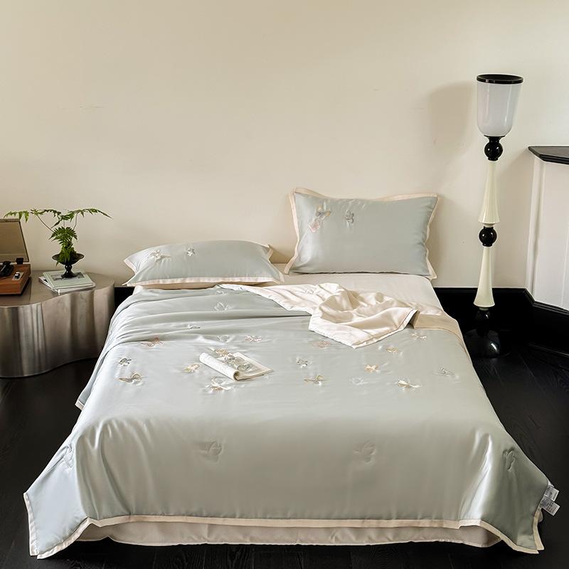 Light luxury butterfly summer Tencel summer cool quilt feeling naked air conditioner quilt four-piece machine washable single ice silk thin quilt