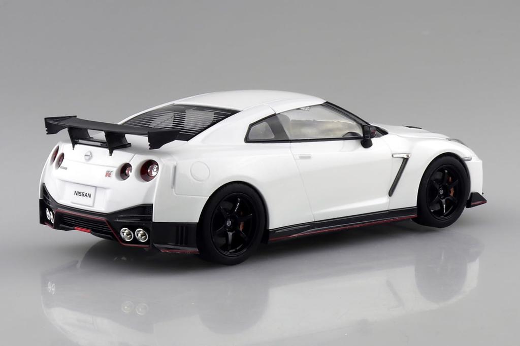 Aoshima Bunka Kyozai Rakupla Snap Car R35 NISSAN NISMO 2017 Brilliant White Pearl Scale Plastic Model 215mm (AOSHIMA) No.05-BW GT-R 1/24 Pre-Colored