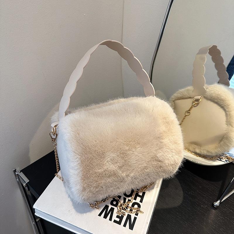 Foreign Plush Portable Small Bag Women'S Retro Fashion Messenger Bag Fashion Portable Hair Bag
