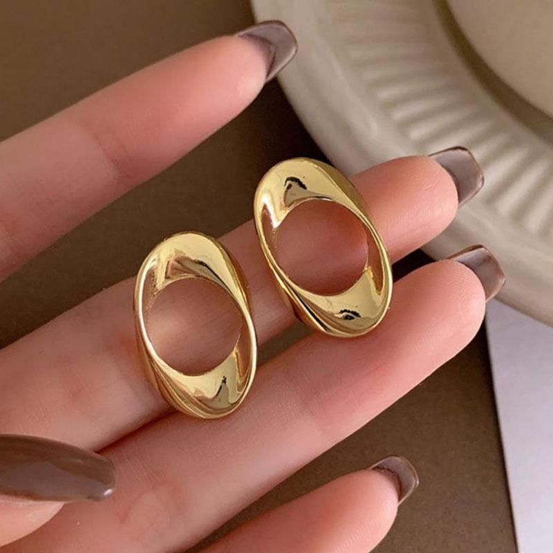 «Высококачественные европейские и американские минималистичные металлические серьги»: "Трендовый холодный стиль женского нишевого дизайна"