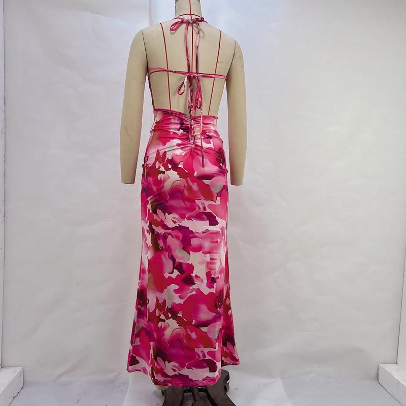 Пляжное платье с открытой спиной и облегающим талией 2025 года