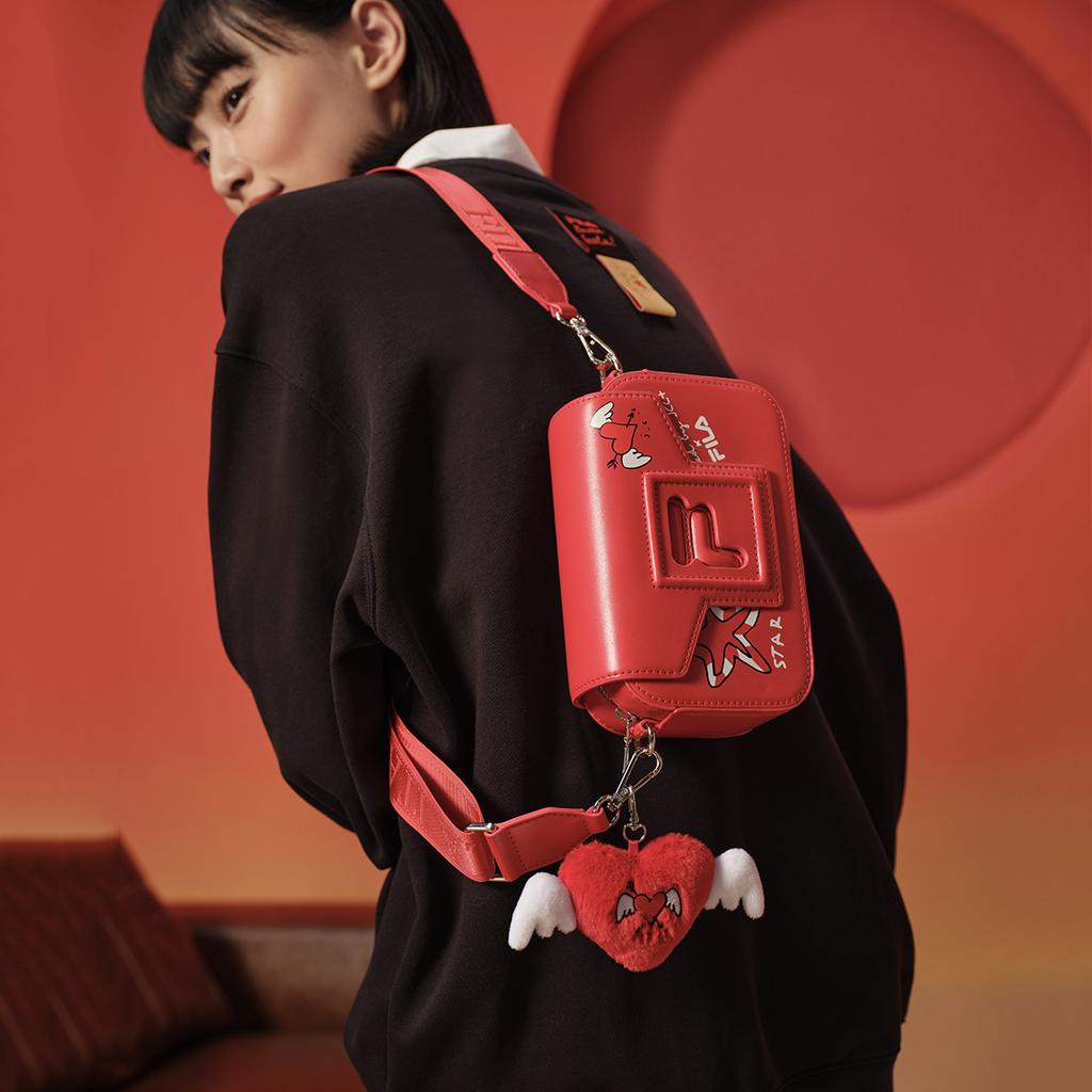 Fila Оригинальная Коробка Маленькая Сумка Через Плечо Повседневная Мода Личность Модная Универсальная PU Сумка Через Плечо Женские сумки Легендарный-Красный F13W519172FRD