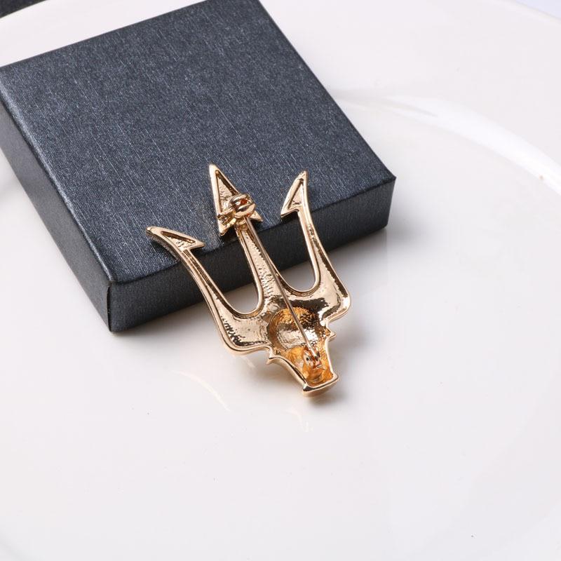 British Stlye Vintage Trident Brooch Men's Suit Metal Brooches Lapel Pin Badge Shirt Collar Gifts