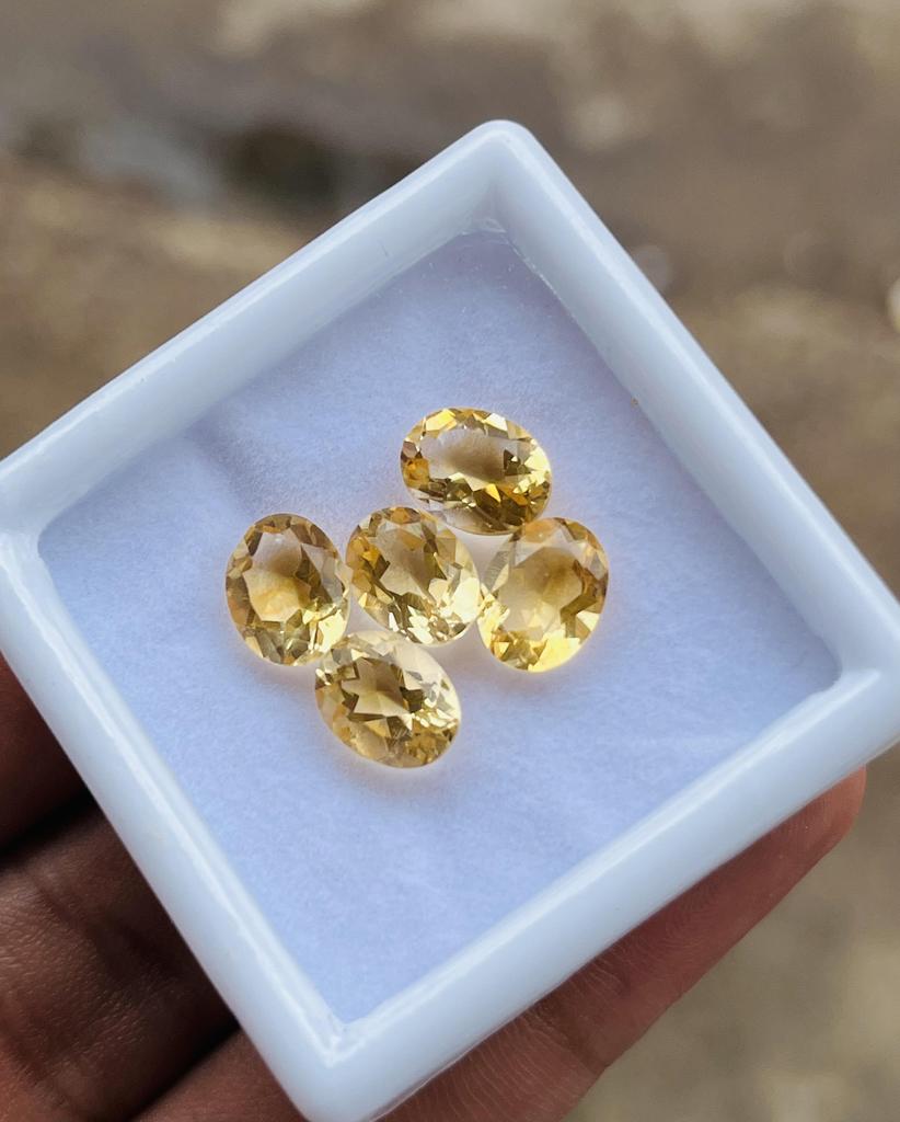 Лот из 5 натуральных цитринов овальной огранки, драгоценные камни, лечебные камни, камни для изготовления ювелирных изделий.