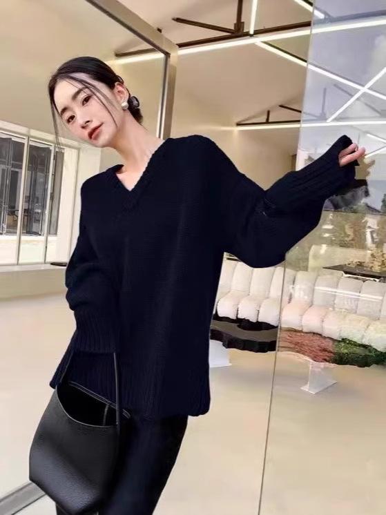 2025 Long-Sleeved V-Neck Loose Knit Sweater for Autumn & Winter