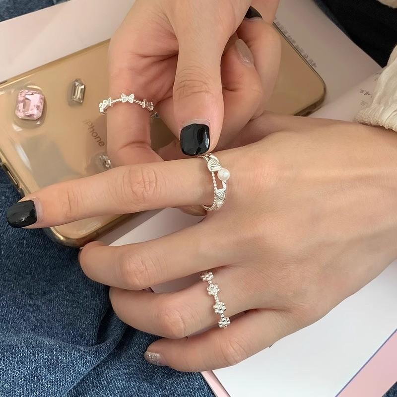 Уникальное геометрическое кольцо с жемчугом любви для женщин Высококачественная медь Регулируемый дизайн Стильные цвета для каждого случая