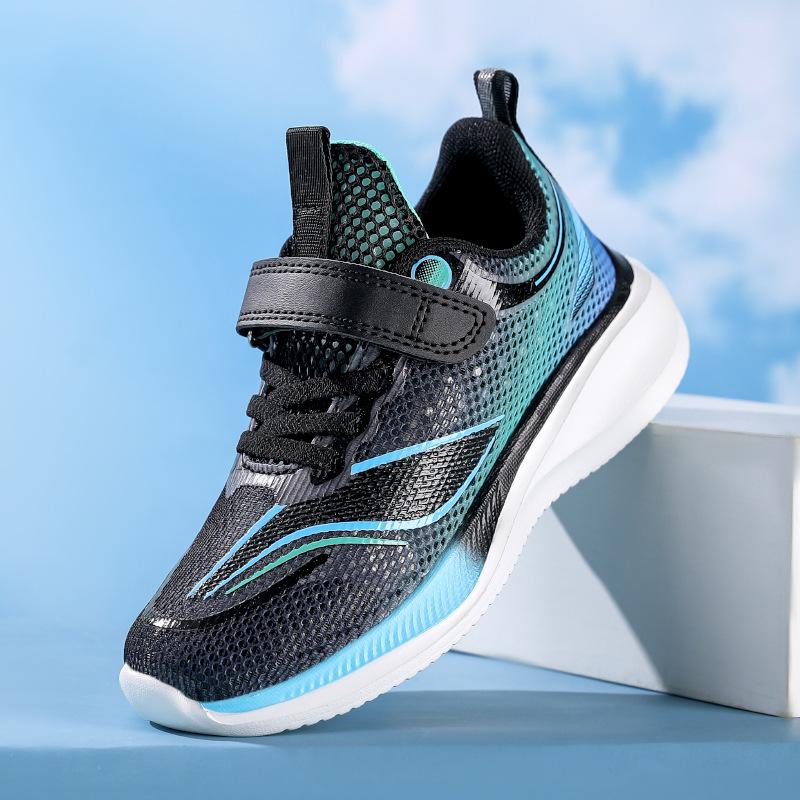 Spring and summer 2025 new mesh breathable boys' running shoes medium and large children's lightweight and versatile children's casual sports shoes