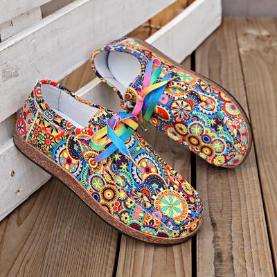 Новые повседневные туфли большого размера с круглым носком 2025 Лето Слипоны Ленивые На шнуровке спереди На мягкой подошве Повседневные Одинарные женские туфли