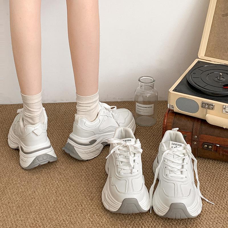 Trendy and Fashionable White, Showing Feet, Small Platform Dad Shoes, Women's 2025 New Autumn and Winter Heightening and Lightweight Sports Shoes