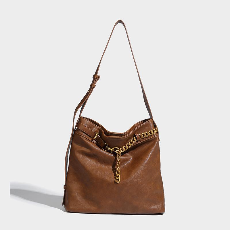 Large-capacity simple chain underarm bag for women, 2024 new model, versatile commuter tote bag, shoulder and crossbody bucket bag